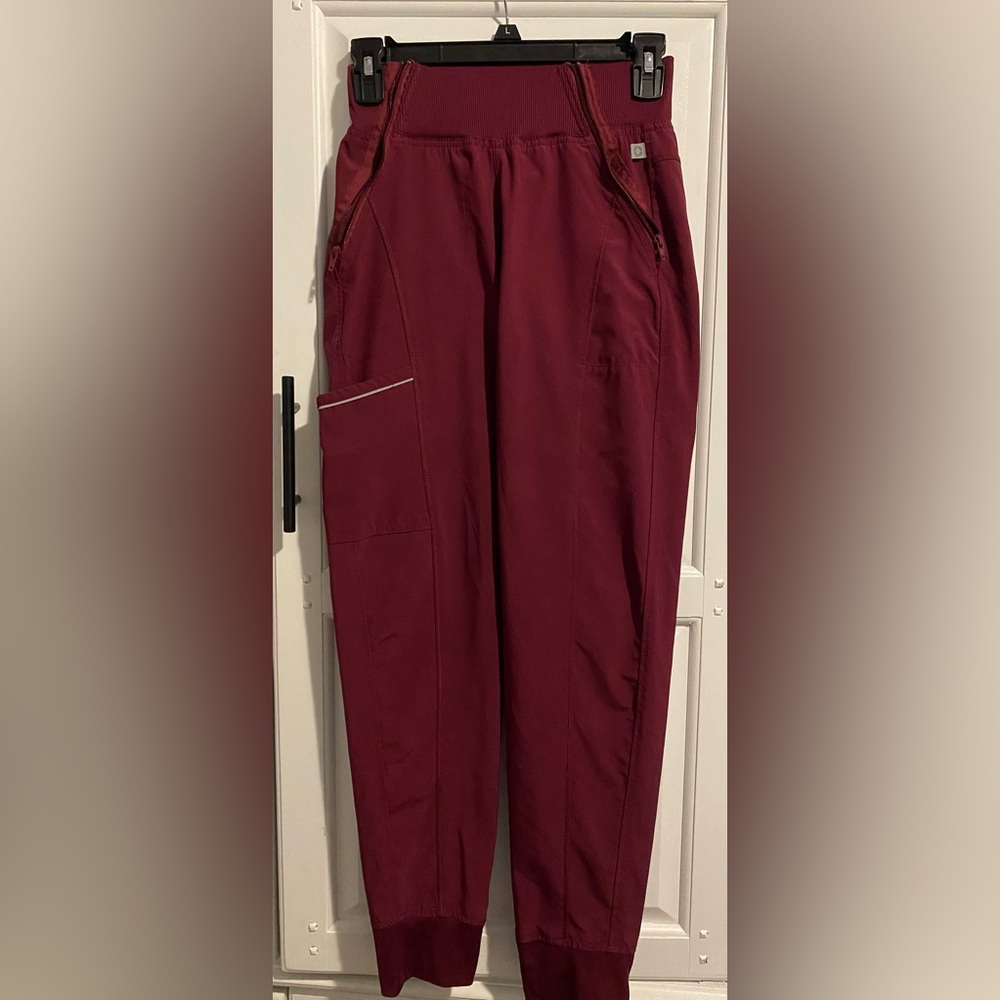 Scrub pants
